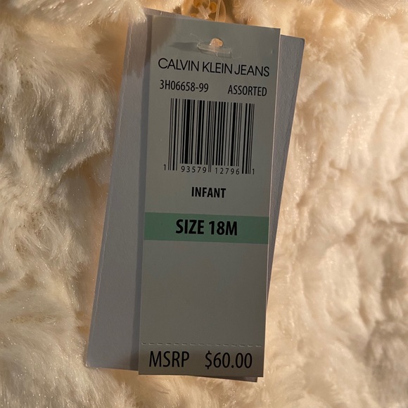 (2) CALVIN KLEIN Plush ivory swing coats - Picture 5 of 7